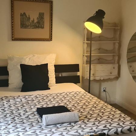 Airport Rooms Прага Екстериор снимка