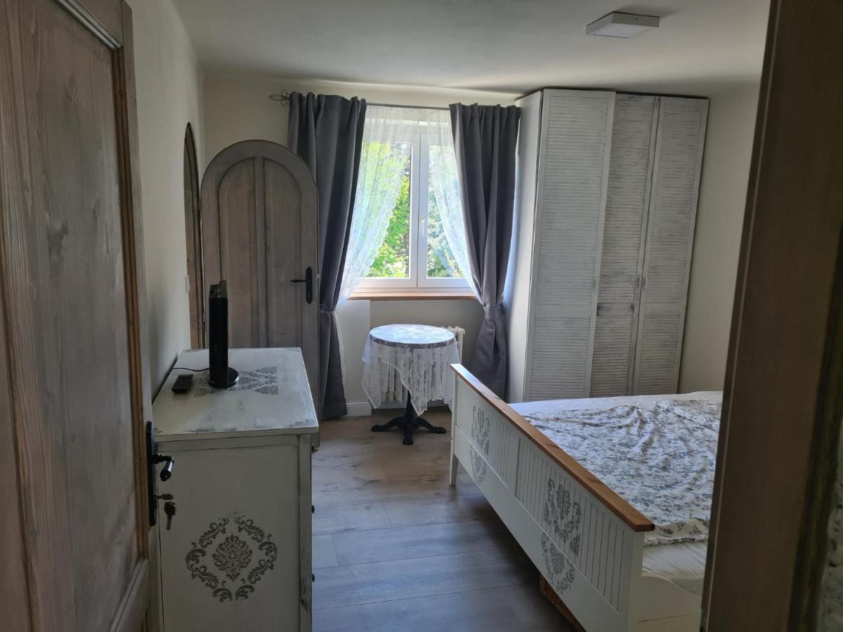 Airport Rooms Прага Екстериор снимка