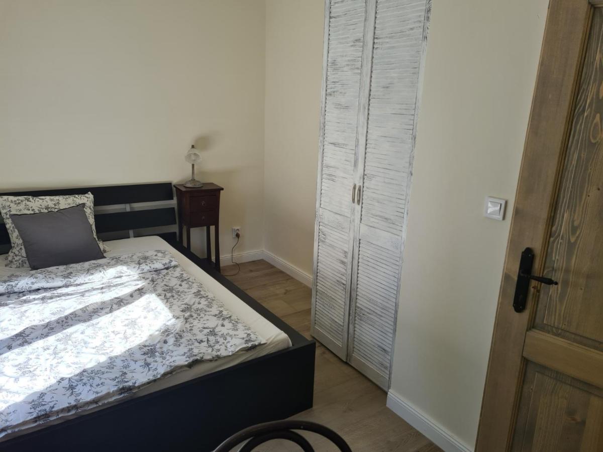 Airport Rooms Прага Екстериор снимка