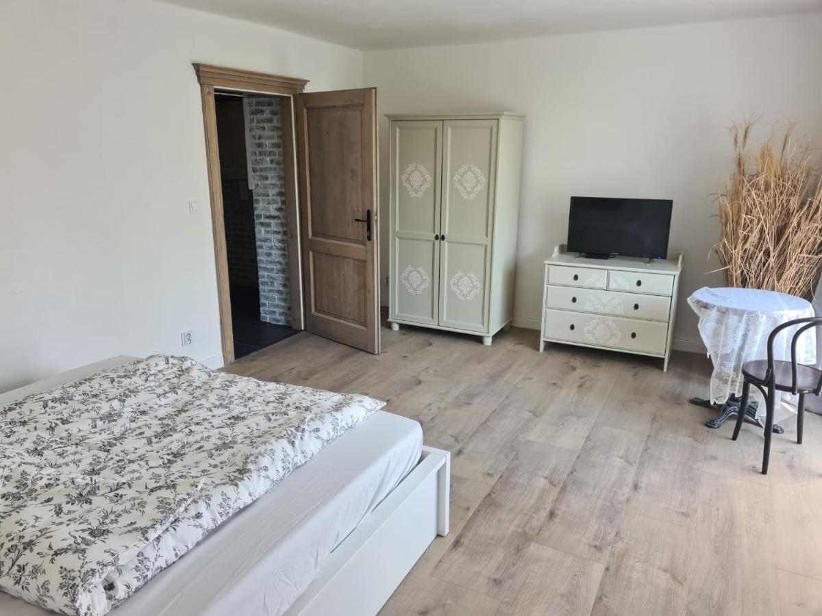 Airport Rooms Прага Екстериор снимка