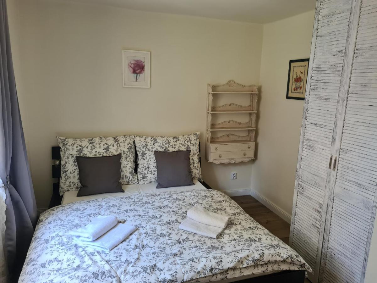 Airport Rooms Прага Екстериор снимка