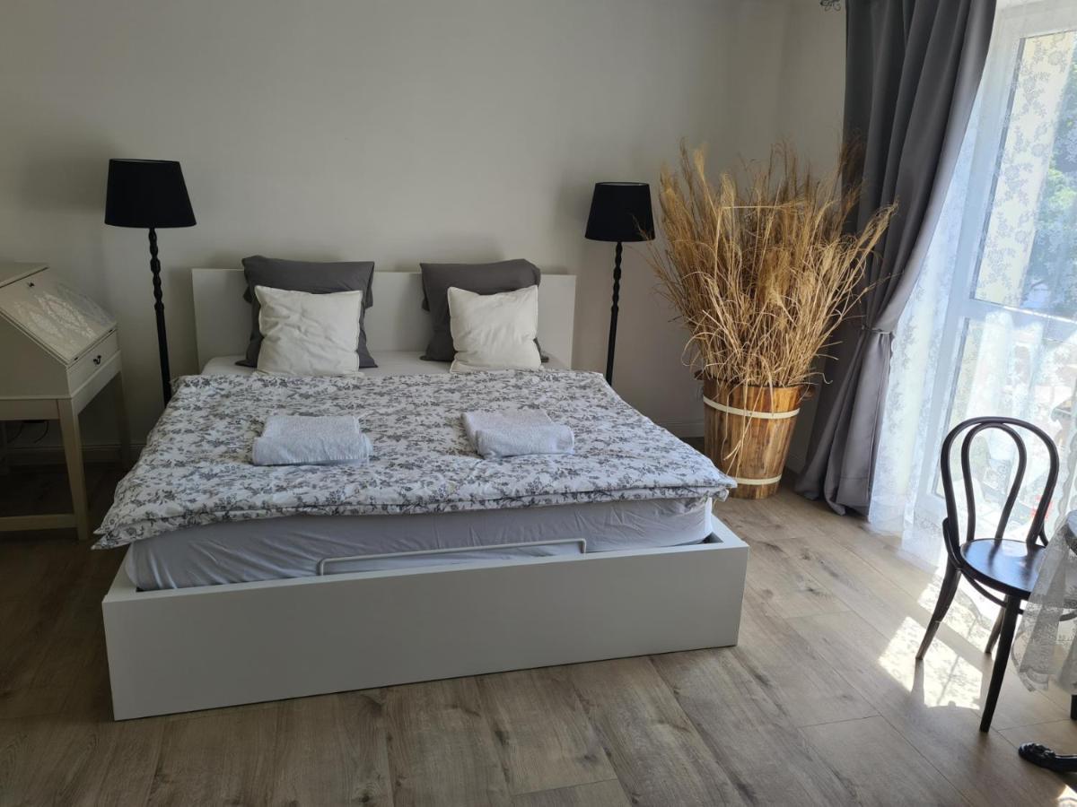 Airport Rooms Прага Екстериор снимка